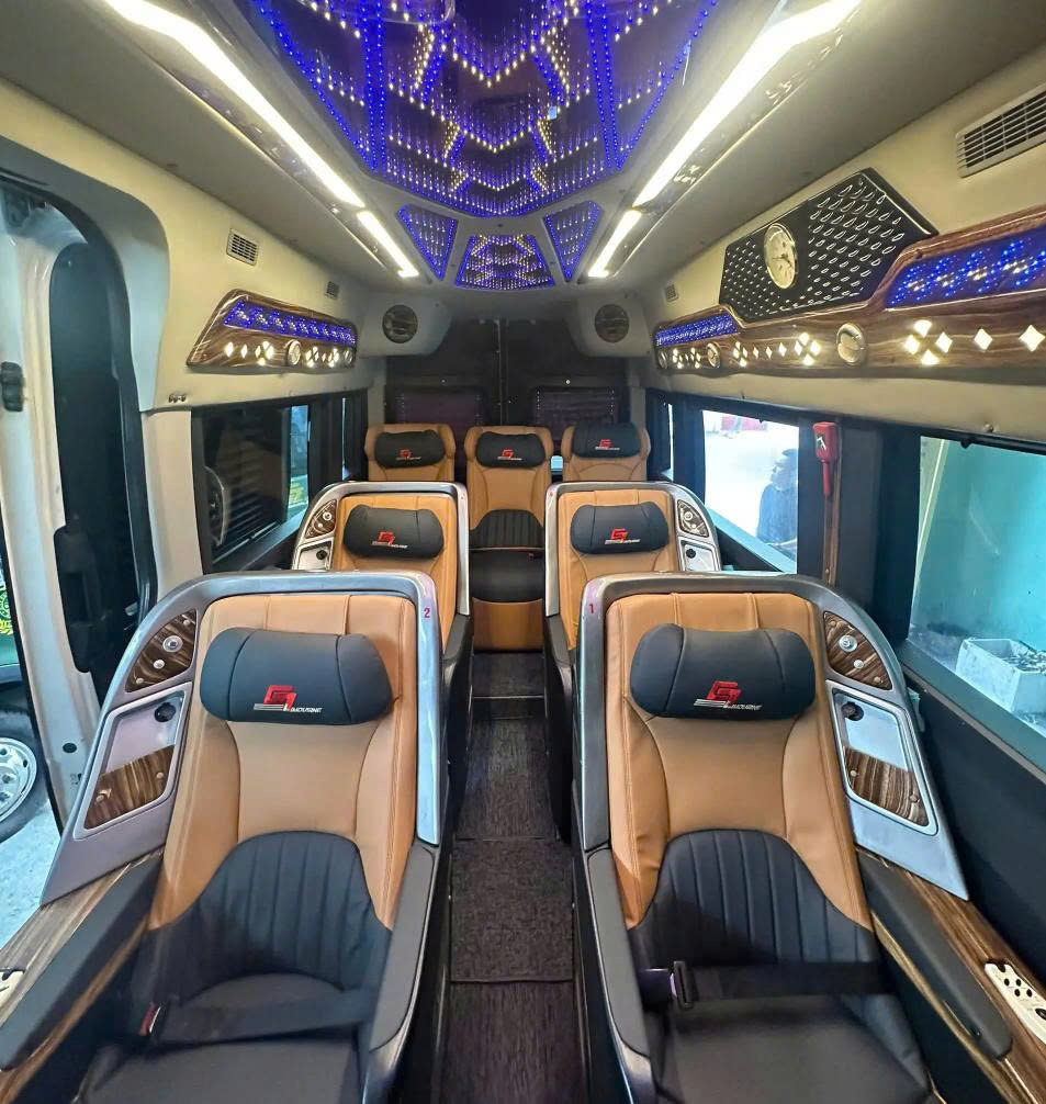 Limousine 9 Ghế VIP