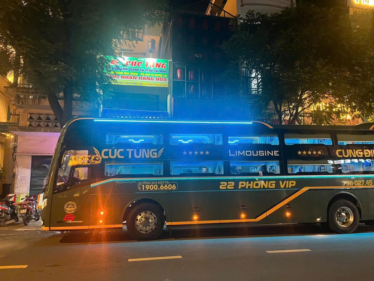 Nhà Xe Cúc Tùng Limousine