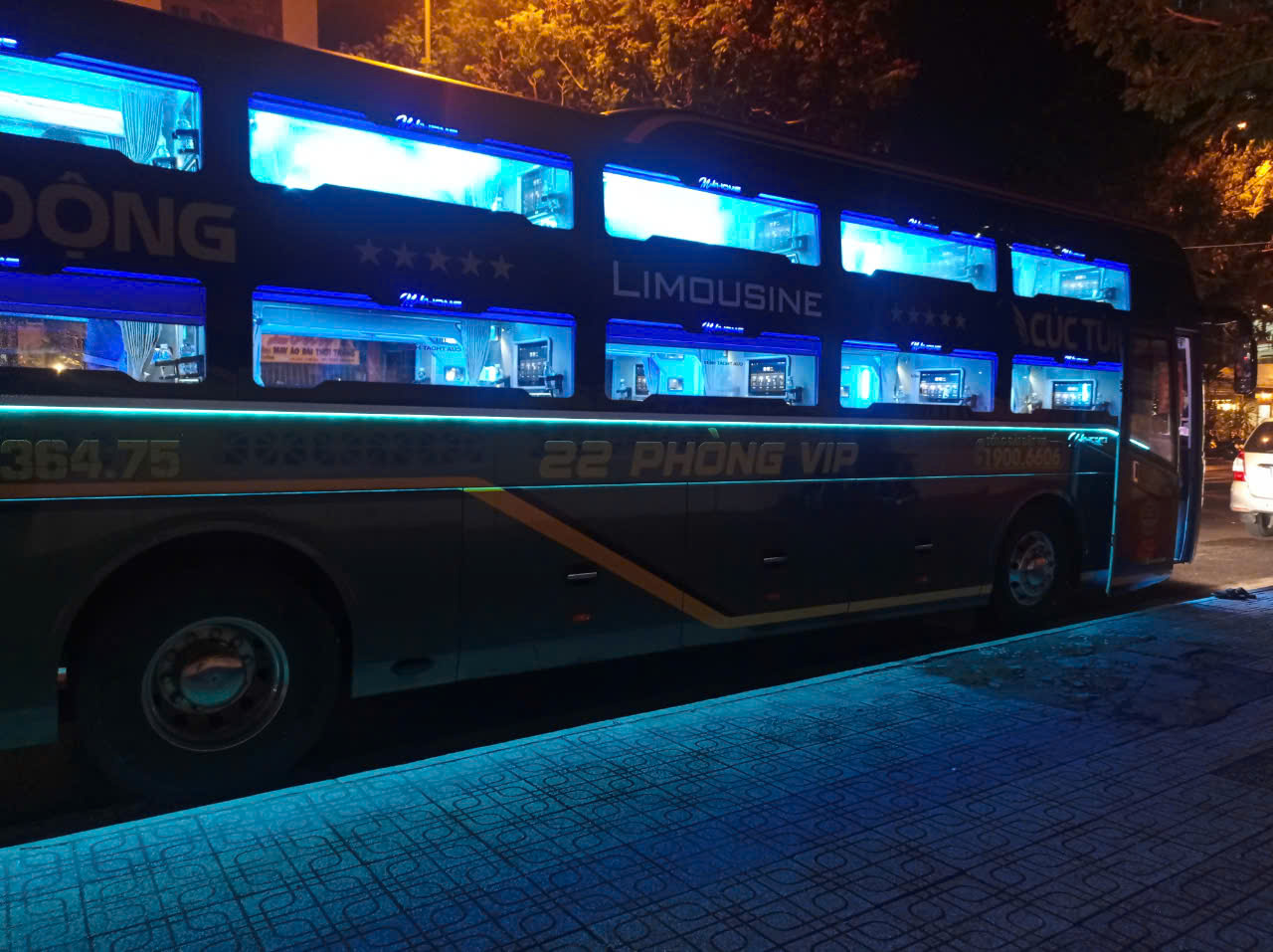 Xe Cúc Tùng Limousine